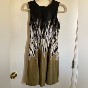 🌞Vince Camuto Black Gold Abstract Feather Print Sleeveless Fit & Flare Dress
